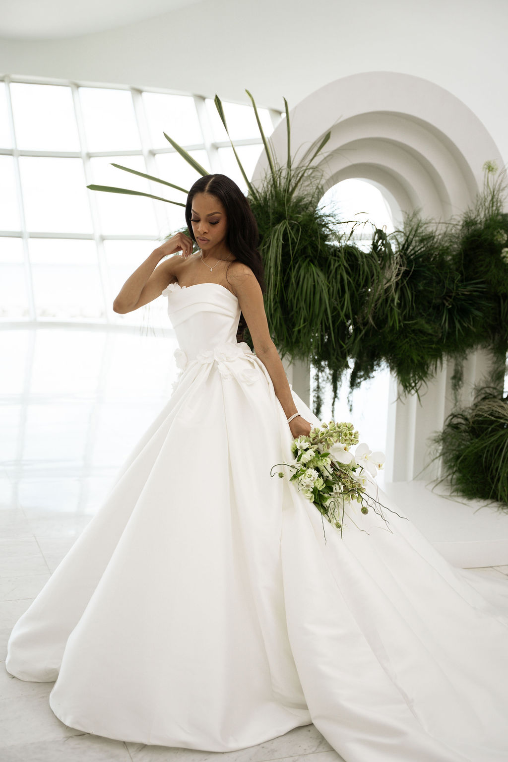 Bridal wedding ceremony at the MKE Art Museum